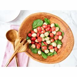 Member&#039;s Mark Caprese Salad with Spinach and Balsamic Vinaigrette Dressing (priced per pound)