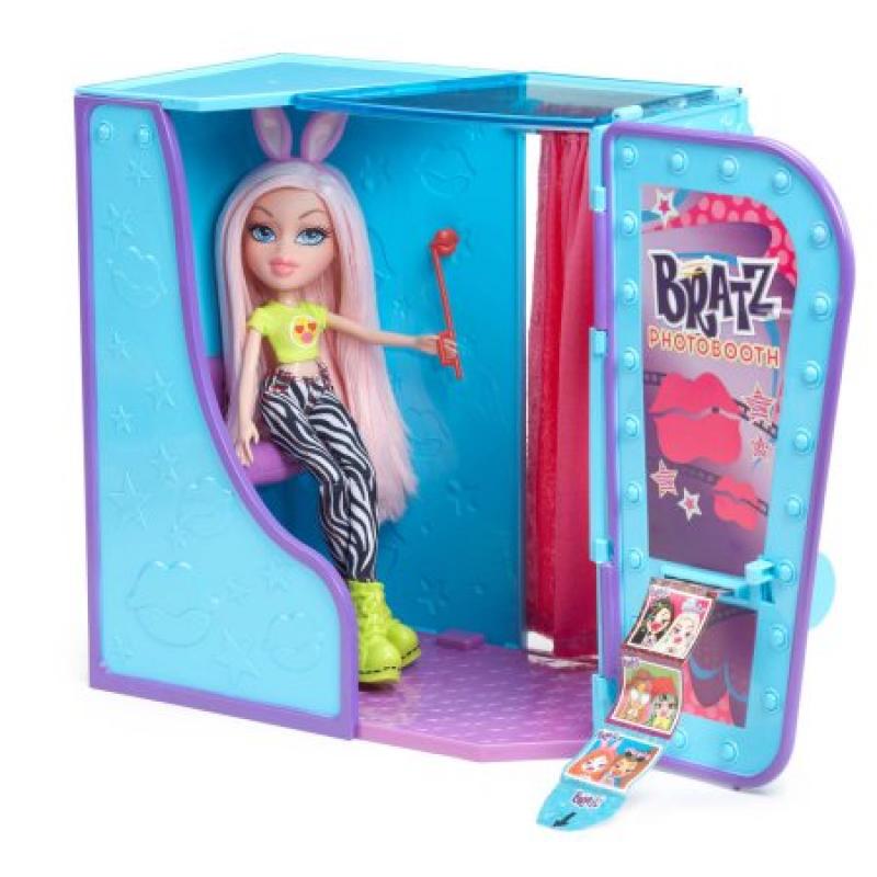 Bratz #SelfieSnaps Photobooth with Doll