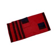 Set of 4 place mats and 2 spoon pouches in a rectangular shape.